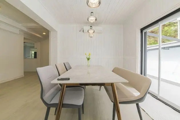 A (4 guests, Extra person fee 30,000 KRW on site)