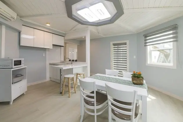 A (4 guests, Extra person fee 30,000 KRW on site)