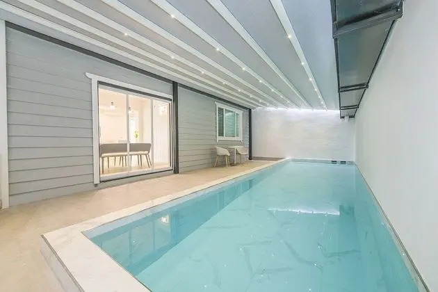 A (4 guests, Extra person fee 30,000 KRW on site)