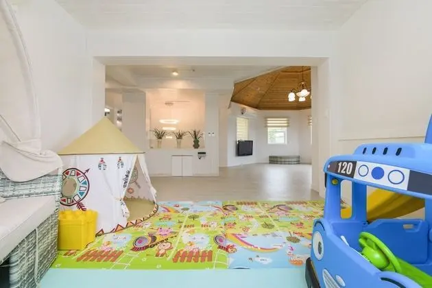 B (6 guests, Extra person fee KRW 30,000 on site)