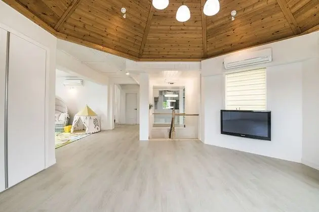 B (6 guests, Extra person fee KRW 30,000 on site)