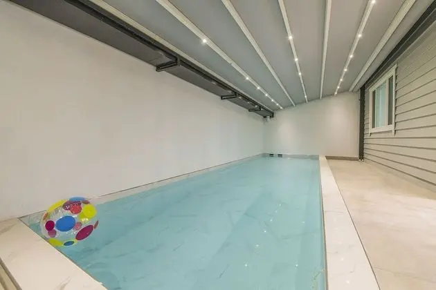 B (6 guests, Extra person fee KRW 30,000 on site)