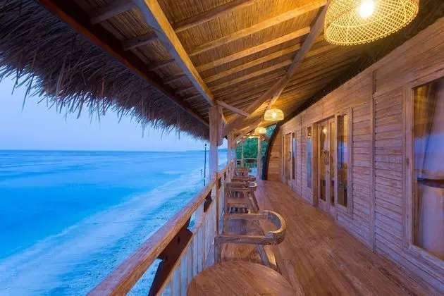 Tek Büyük Yataklı Oda, Balkon, Deniz Manzaralı