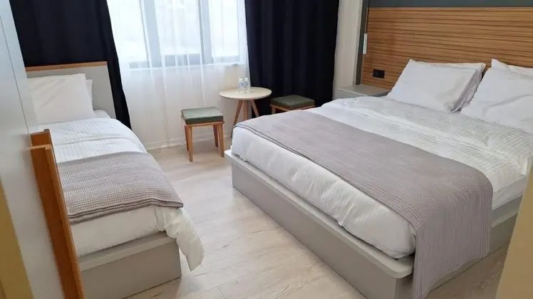 Triple, Manzarasız
