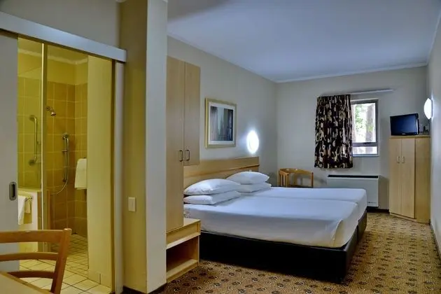 İki Ayrı Yataklı Oda, Engellilere Uygun, Sigara İçilmez