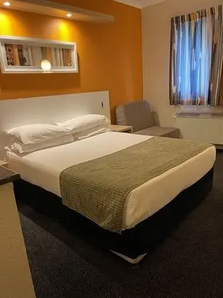 Tek Büyük Yataklı Oda, Engellilere Uygun, Sigara İçilmez