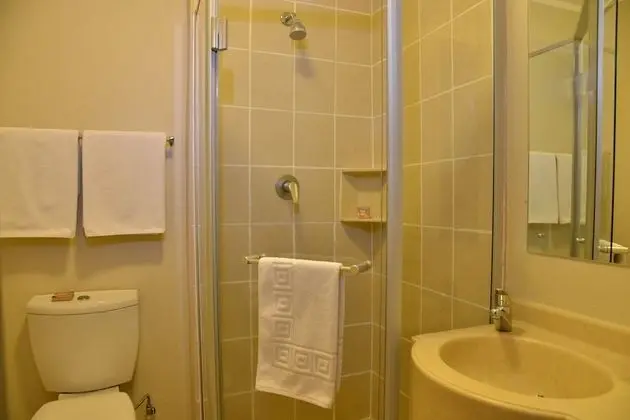 Tek Büyük Yataklı Oda, Sigara İçilebilir