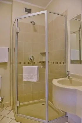 Tek Büyük Yataklı Oda, Sigara İçilmez