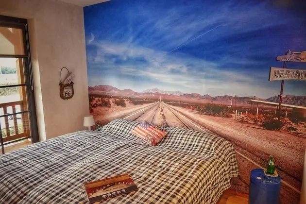 Design Tek Büyük Yataklı Oda, Balkon (Classic)