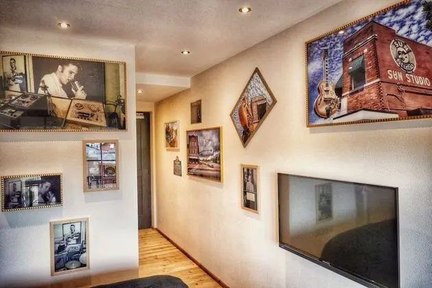 Design Tek Büyük Yataklı Oda, Balkon (Classic)