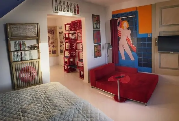 Classic Tek Büyük Yataklı Oda (Pop Art & Kansas Oklahoma)