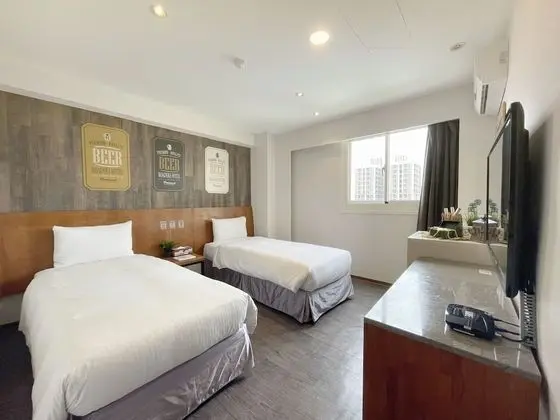 Standard Tek Büyük veya İki Ayrı Yataklı Oda (Run of House)