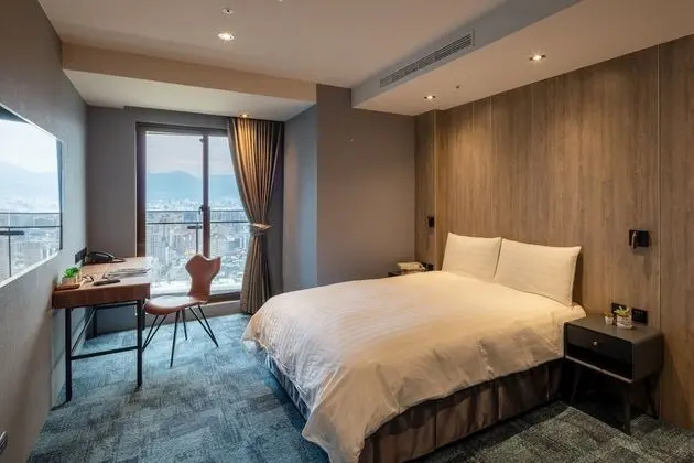 Premium Tek Büyük Yataklı Oda