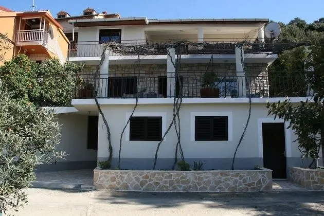 Apart Daire (Robert - 5m from the sea - A2(4+2))