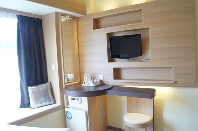 Deluxe Üç Kişilik Oda (1 Single Bed & 1 Queen Bed)