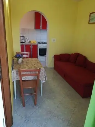 Apart Daire (Robi- swimming pool and beautiful gar)