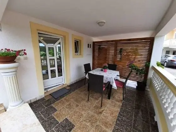 Apart Daire (Robi- swimming pool and beautiful gar)