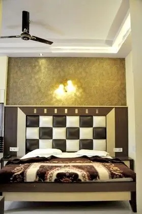 Luxury Oda