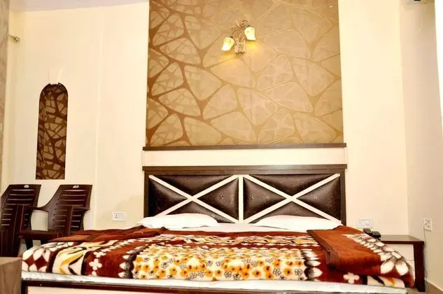 Luxury Oda