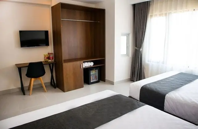 Deluxe Two Queen Beds (large room + city view)