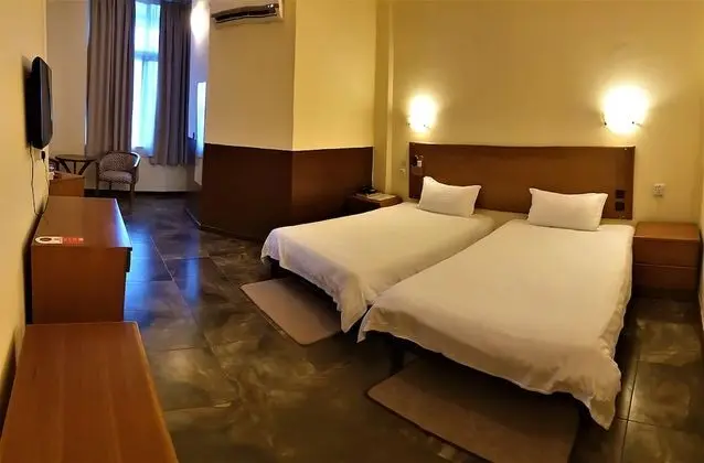 Üç Kişilik Oda