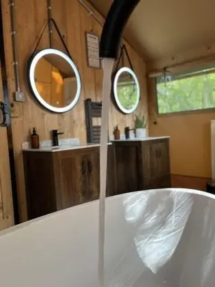 Çadır, Özel Banyo