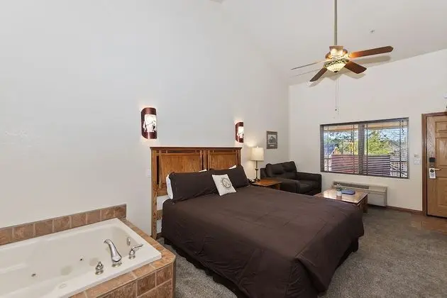 Premium Oda, 1 En Büyük (King) Boy Yatak (Spa Room)