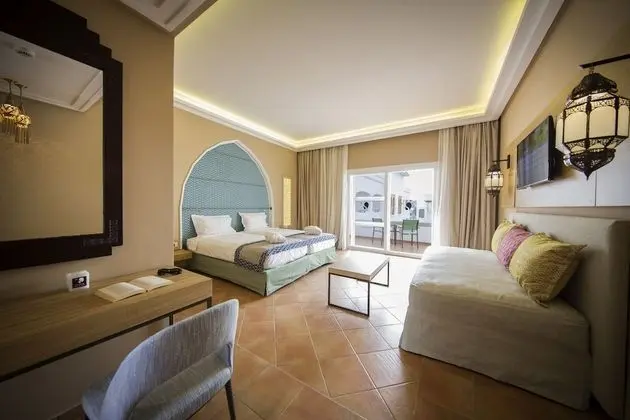 Family Oda (Connecting Corridor)