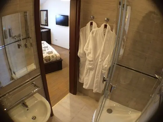 Tek Büyük Yataklı Oda (Corner)