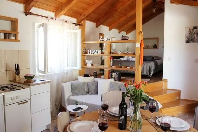 Kır Evi (Two-Bedroom House)