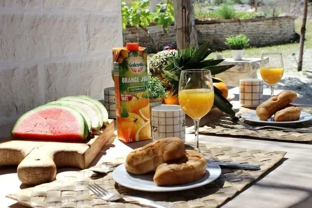 Kır Evi (Two-Bedroom House)