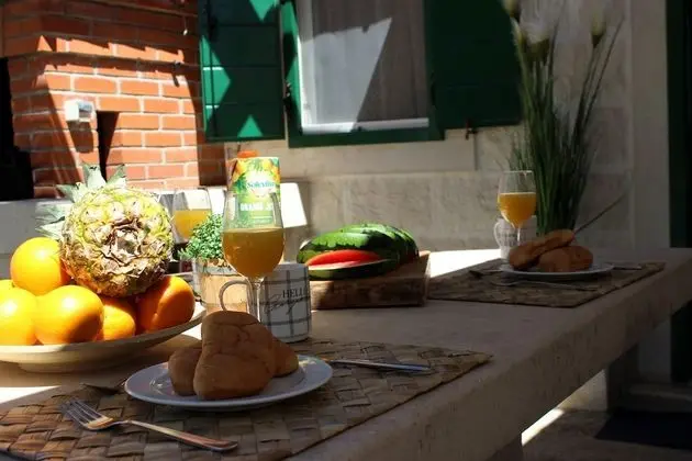 Kır Evi (Two-Bedroom House)