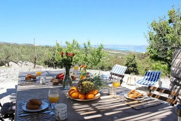 Kır Evi (Two-Bedroom House)