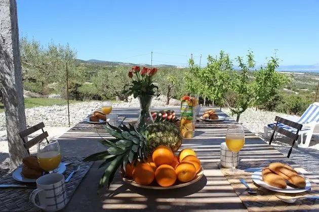 Kır Evi (Two-Bedroom House)