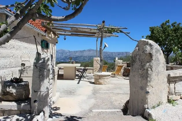 Kır Evi (Two-Bedroom House)