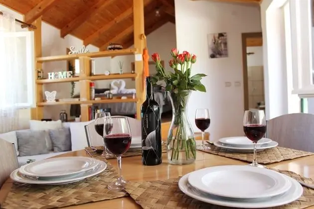 Kır Evi (Two-Bedroom House)