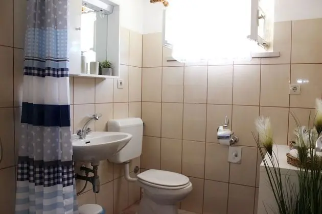 Kır Evi (Two-Bedroom House)