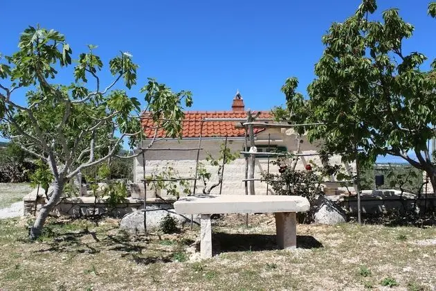 Kır Evi (Two-Bedroom House)