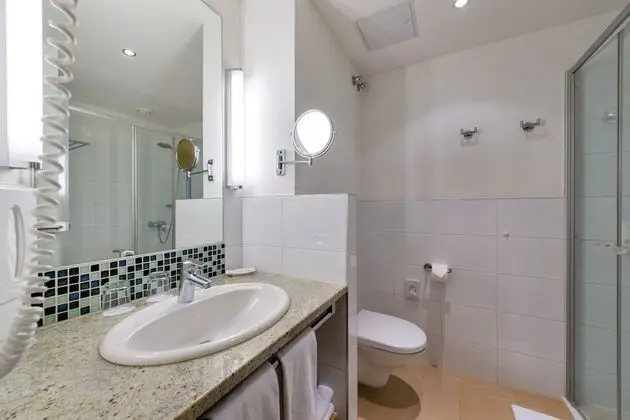 Family Oda, Bağlantılı Odalar