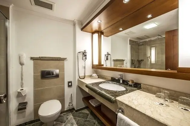 Standard Büyük Yataklı Tek Kişilik Oda (Main Building, Oceanside)