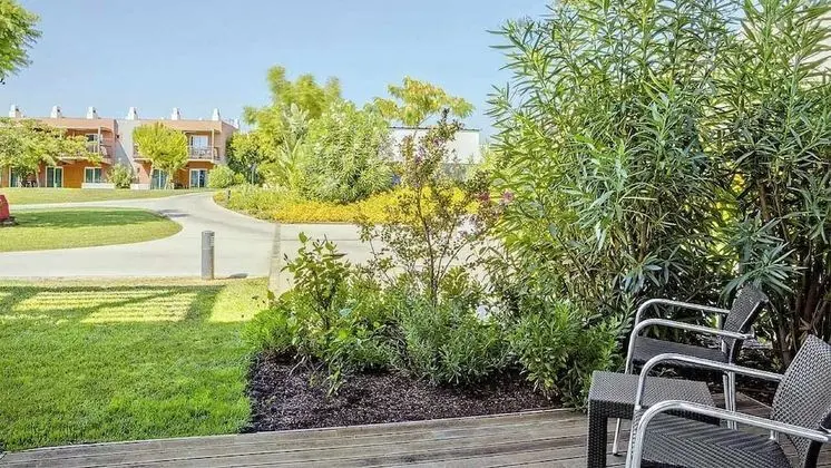 Economy Büyük Yataklı Tek Kişilik Oda (DZE1)