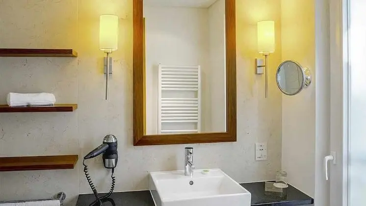 Economy Büyük Yataklı Tek Kişilik Oda (DZE1)