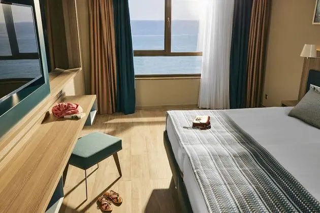 Economy Tek Büyük Yataklı Oda (Sea Side - DZX3)