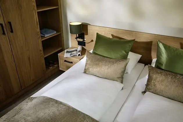 Family Oda (Gallery, Triple Use)