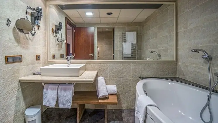 Deluxe Tek Büyük veya İki Ayrı Yataklı Oda