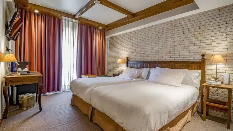 Deluxe Tek Büyük veya İki Ayrı Yataklı Oda, Balkon