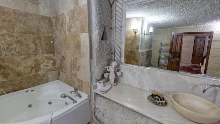 Deluxe Mağara Oda