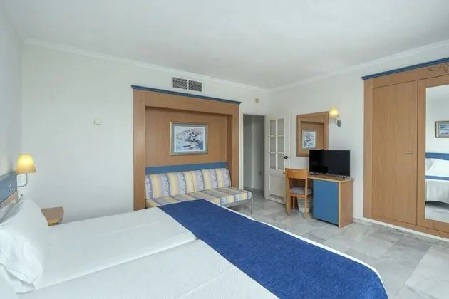 Tek Büyük Yataklı Oda (2 adults+ 1 child)