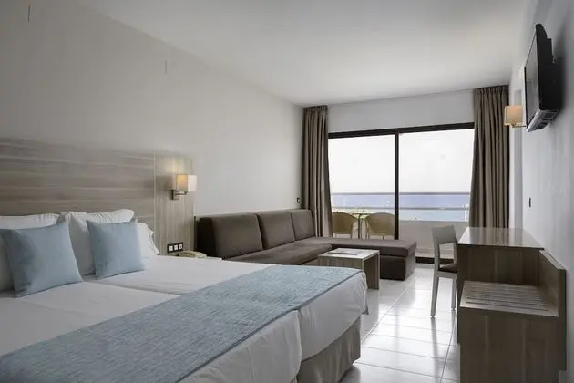 Double Sea View High Floor (2 adults + 2 children)