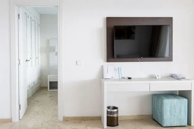 Deluxe Süit, 1 Yatak Odası, Deniz Manzaralı, Okyanusa Sıfır (2 Adults + 1 Child)